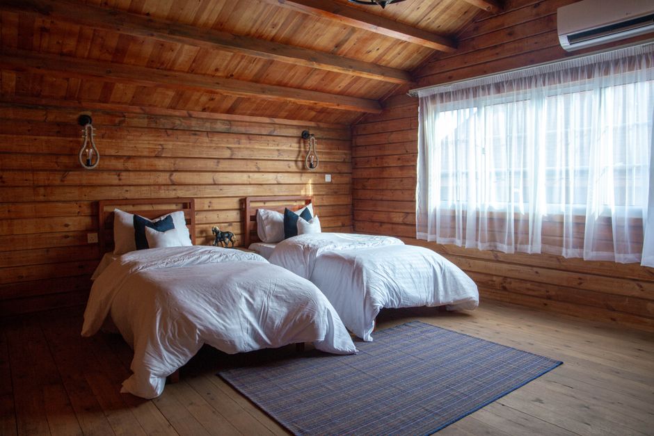 Interior de madera de la Cabaña Fresno
